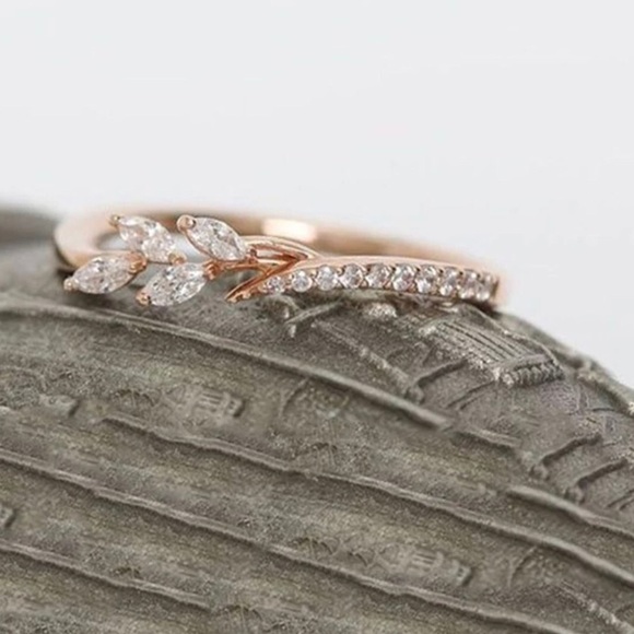 Rose Gold Leaf Ring - Picture 3 of 5